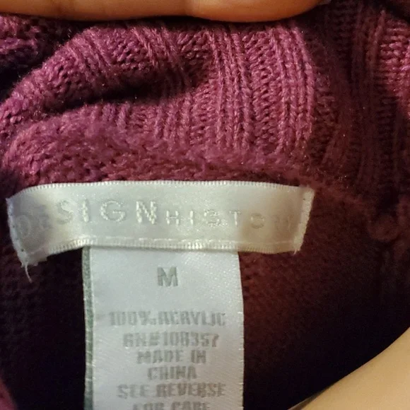 Size M asymmetrical sweater by design history - Picture 5 of 6